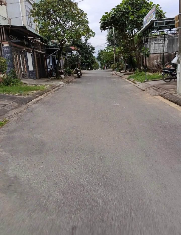 Nhà 3 tầng đường 5,5m, Liên Chiểu, Đà Nẵng - Giá 3,95 tỷ, sẵn sàng đón Tết!