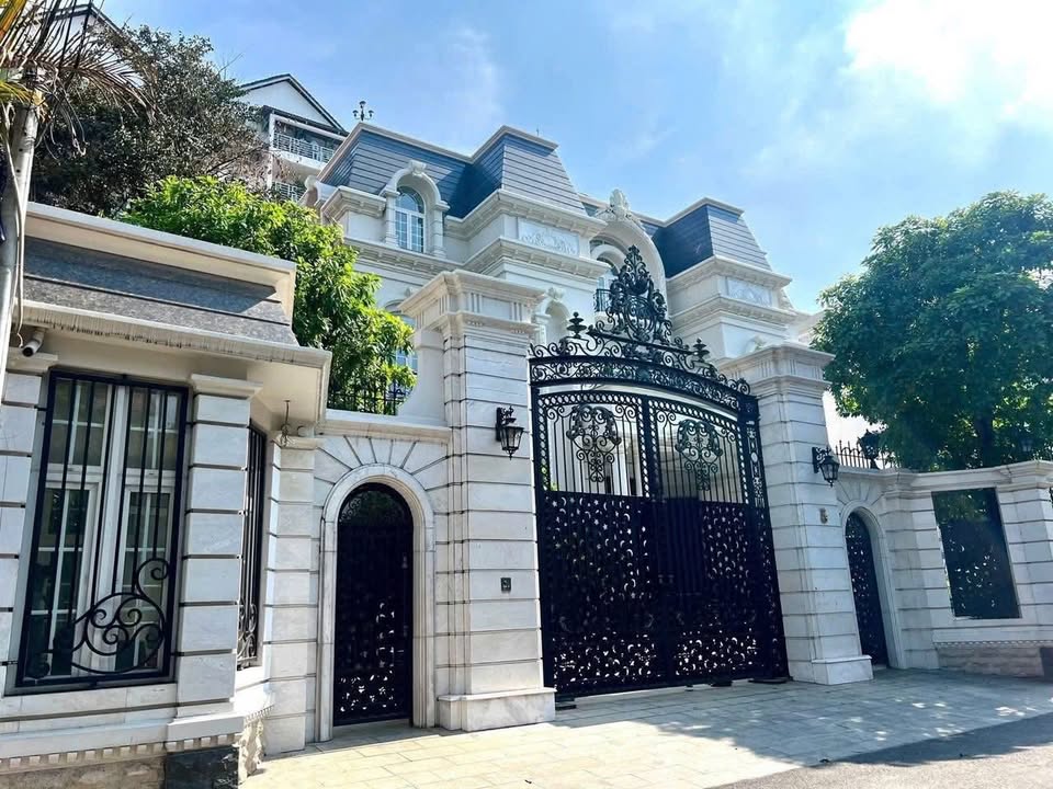 Biệt thự Thảo Điền 1.032m² giá 1.6 tỷ - Top 10 biệt thự đẹp nhất khu vực!