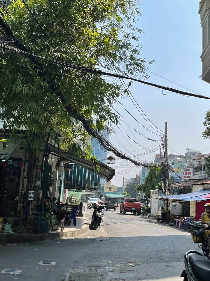 Nhà 5 tầng Đường 3/2, Quận 11, 40m² chỉ 6.2 tỷ - Hẻm thông ô tô