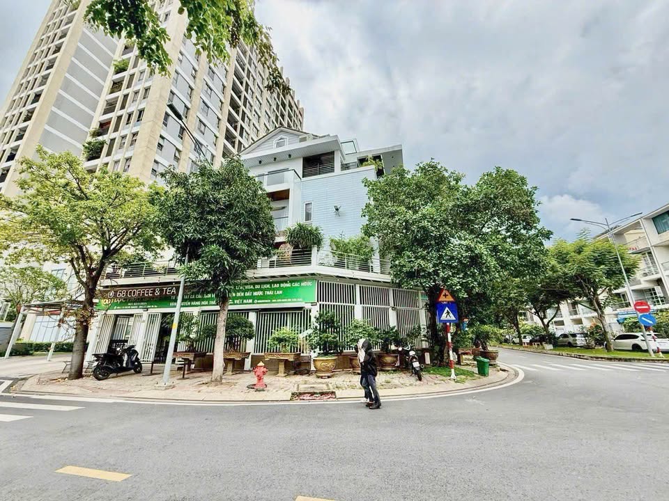 Nhà phố góc 2 mặt tiền Jamona Golden Silk, Quận 7 - Đang cho thuê 90 triệu/tháng chỉ 25 tỷ!