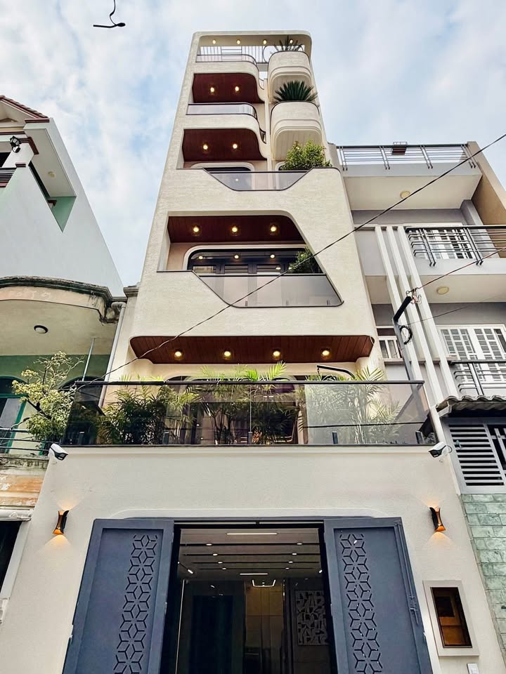 Nhà phố Gò Vấp 60m² giá 13.2 tỷ - Thang máy xịn, nội thất cao cấp!