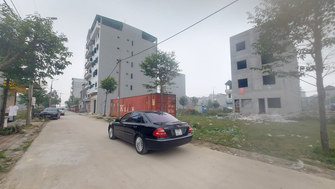 Đất nền Quang Châu 72m² giá 3 tỷ - Vị trí thuận lợi gần khu công nghiệp!