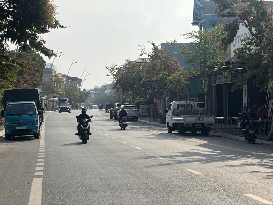 Đất nền Uông Bí 180m² giá 9 tỷ - Mặt tiền 9m đường Hoàng Quốc Việt