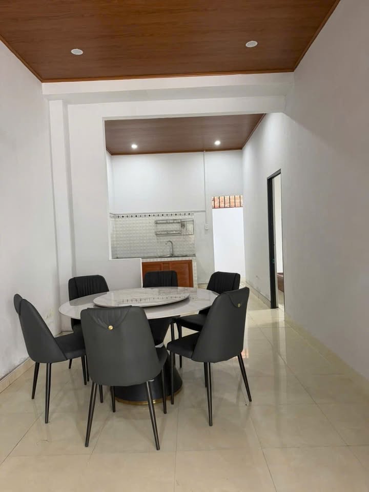 Nhà phố Hòa Châu, Huyện Hòa Vang, 114m² giá 2 tỷ - Tiện ích đầy đủ, dân cư thân thiện!