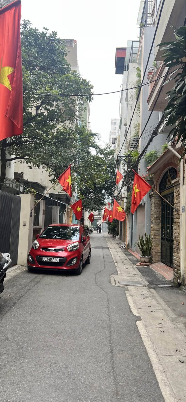 Nhà đẹp Lê Trọng Tấn, Thanh Xuân 40m² giá 14 tỷ - Vị trí hiếm có!