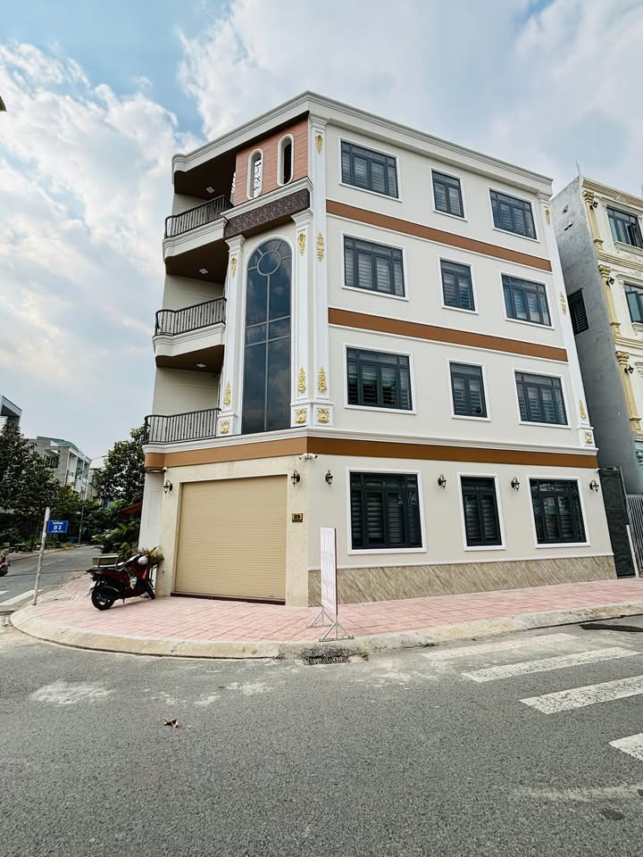 Nhà phố 2 mặt tiền Phường Đông Hòa 63m² giá 8.2 tỷ - Thích hợp cho gia đình đông người!