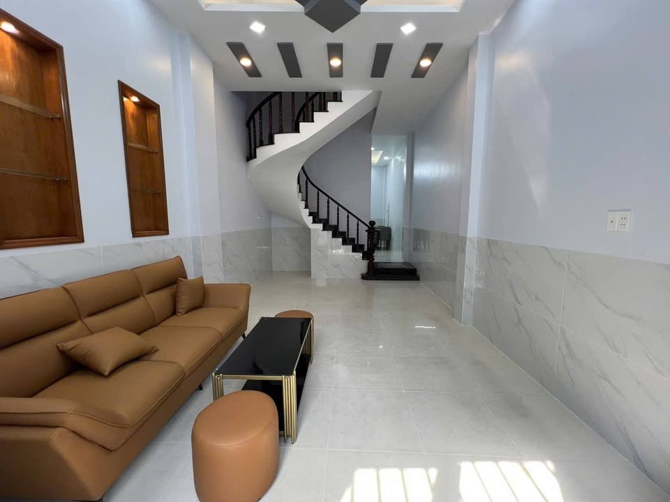 Nhà phố Ông Ích Khiêm Quận 11 51m² giá 11.2 tỷ - Ô tô vào tận nhà!