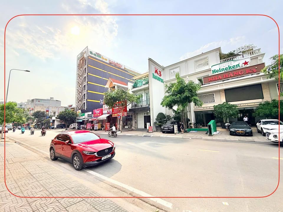 Nhà mặt tiền Tân Sơn Nhì, Quận Tân Phú, 300m² - Kinh doanh đắc địa!