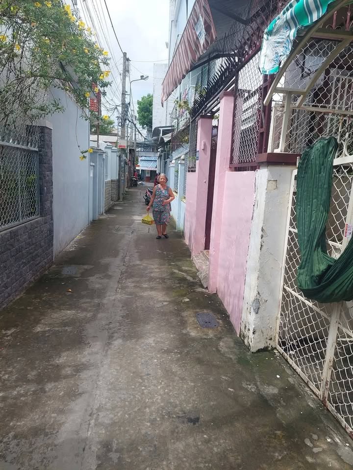 Nhà cấp 4 hẻm 59 đường Đề Thám, 60m² giá 2.6 tỷ - Vị trí trung tâm tiện ích!