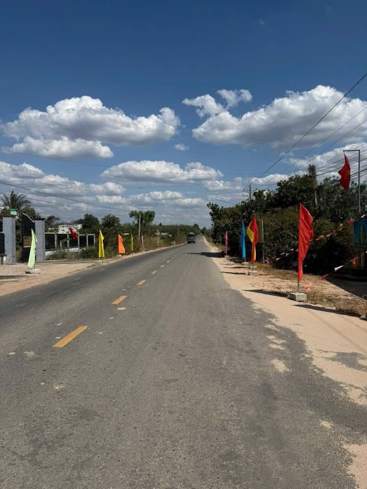 Nhà mặt tiền ĐT-749, Huyện Bàu Bàng, 235m² giá 700 triệu - Đầu tư sinh lời ngay!