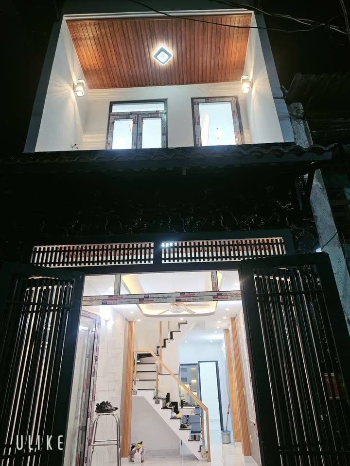 Nhà 2 tầng Tân Hòa Đông, Quận 6, 42m² giá 5.3 tỷ - Nội thất cao cấp, xe hơi vào tận nơi!