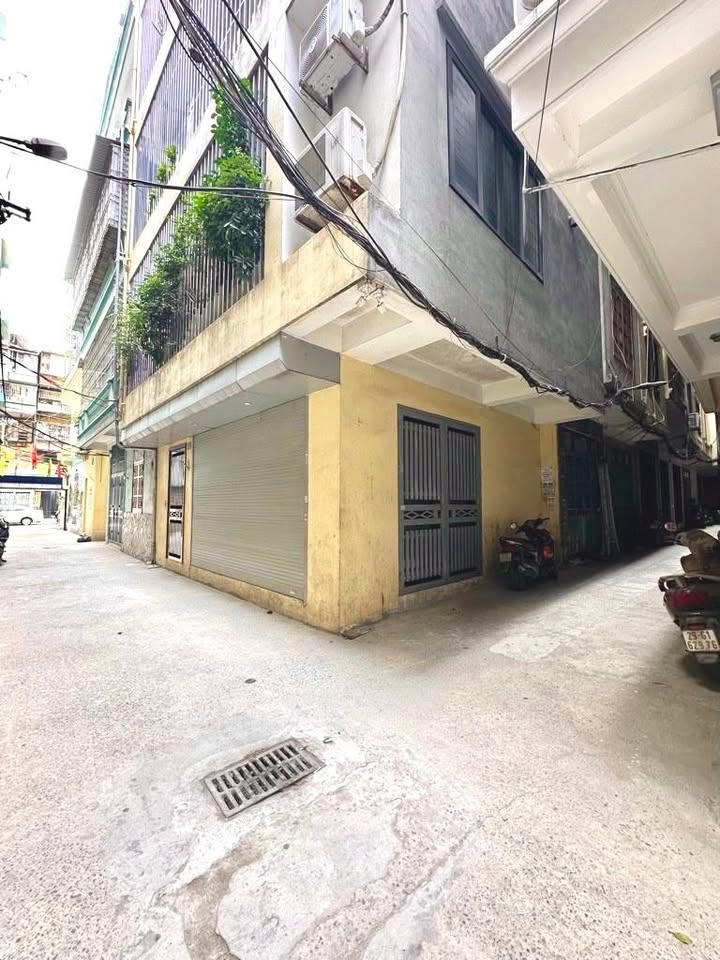 Nhà riêng Khuất Duy Tiến 30m² giá 8.5 tỷ - Kinh doanh sầm uất, ô tô dừng đỗ thoải mái!