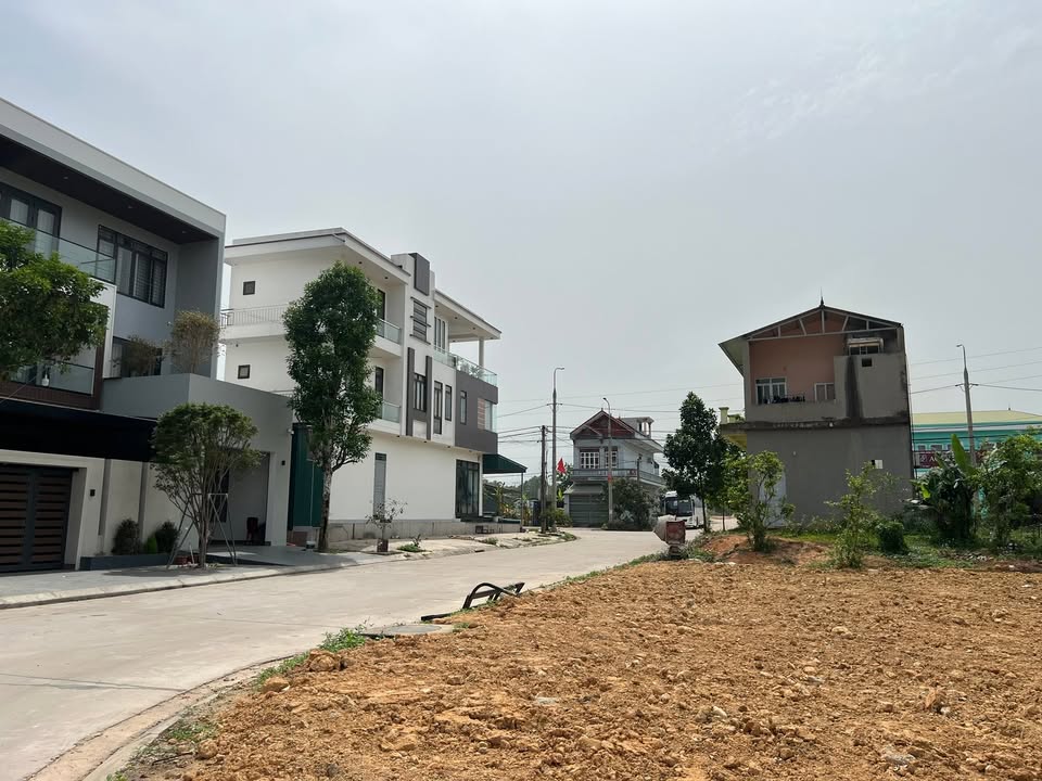 Đất nền tại TT Yên Tử - Sơn Động - Bắc Giang 138m² giá 1 tỷ - Vị trí đắc địa cho kinh doanh!