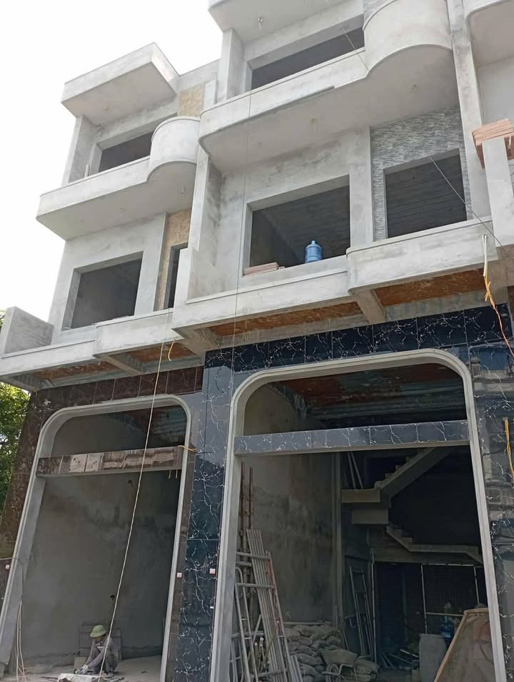 Nhà 3,5 tầng tại đường Nguyễn Tuân, Nam Định 50m² giá 3.5 tỷ - Ô tô đỗ cửa