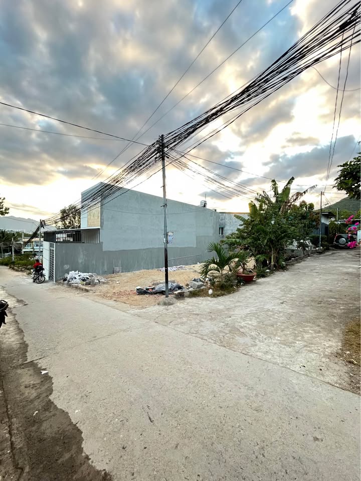 Đất nền Hòn Nghê - Tây Nha Trang 100m² giá 900 triệu - Cơ hội đầu tư hấp dẫn!