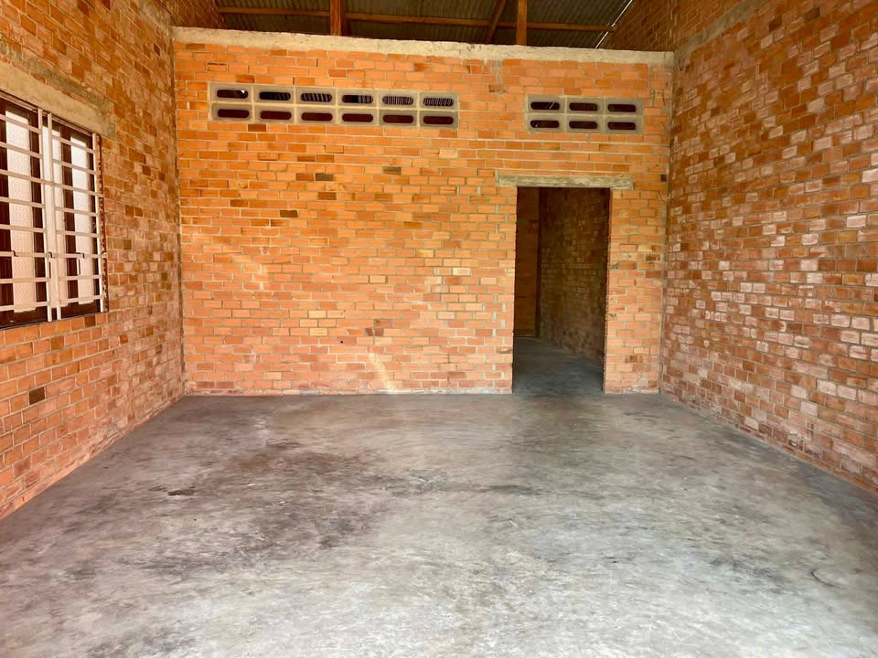 Nhà phố KP Năm Trại, Phường Long Hoa, 214m² giá 700 triệu - Yên tĩnh, tiện sinh hoạt!