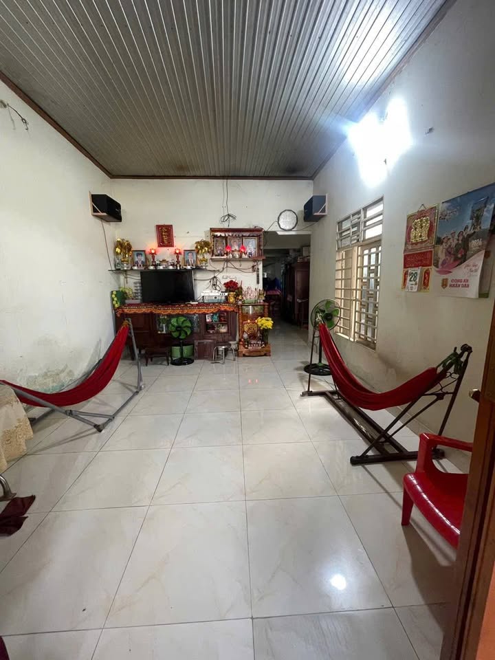 Nhà riêng Phường An Hòa, Biên Hòa 220m² giá 2.8 tỷ - Sổ hồng chính chủ, thuận tiện di chuyển!