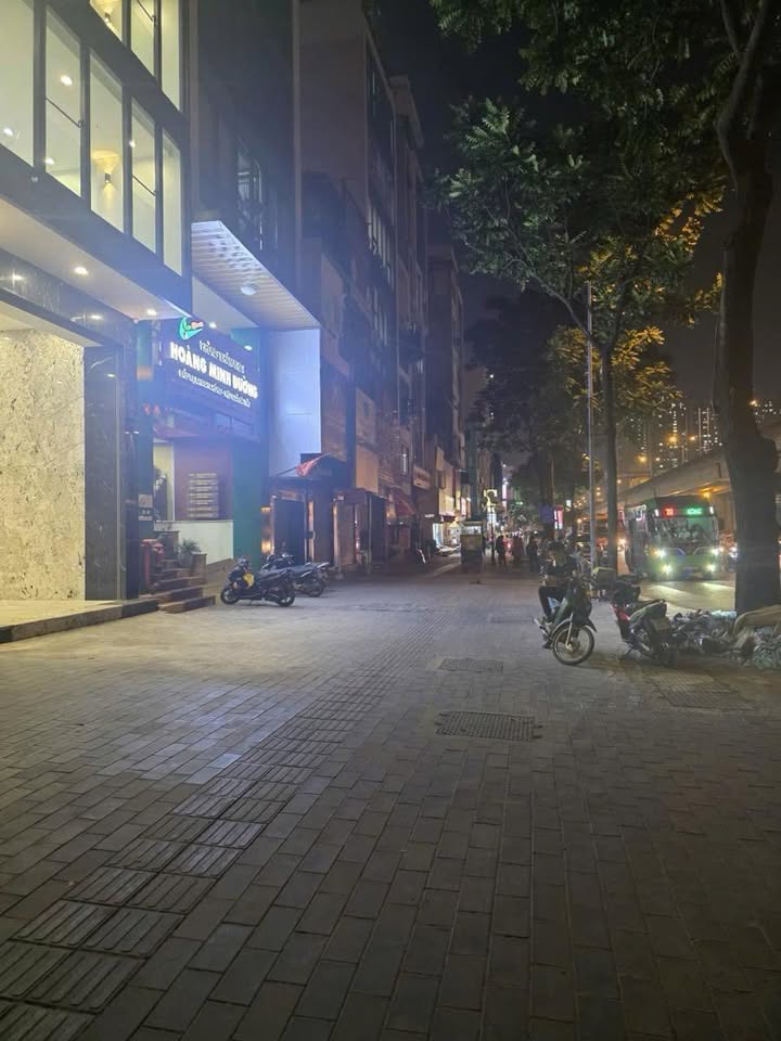 Toà nhà mặt phố Khuất Duy Tiến, Thanh Xuân 95m² giá 85 tỷ - Lô góc 3 mặt thoáng