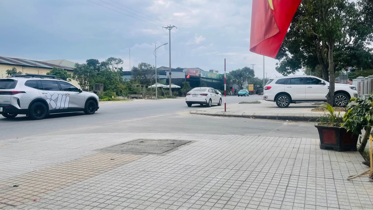 Nhà 2 tầng mặt tiền đường Tỉnh Lộ 17, Thạch Hà, 99m² - Kinh doanh sầm uất!