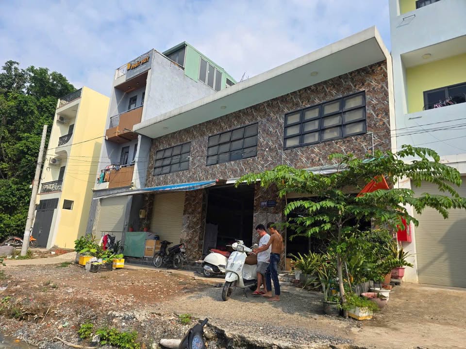 Kho xưởng cho thuê 400m² đường Trường Chinh, giá 35 triệu - Hoạt động ngay!