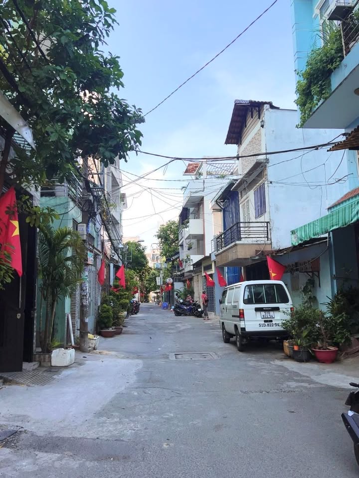 Nhà hẻm 8m đường Luỹ Bán Bích, 64m² giá 7 tỷ - Cho thuê 15 triệu/tháng!