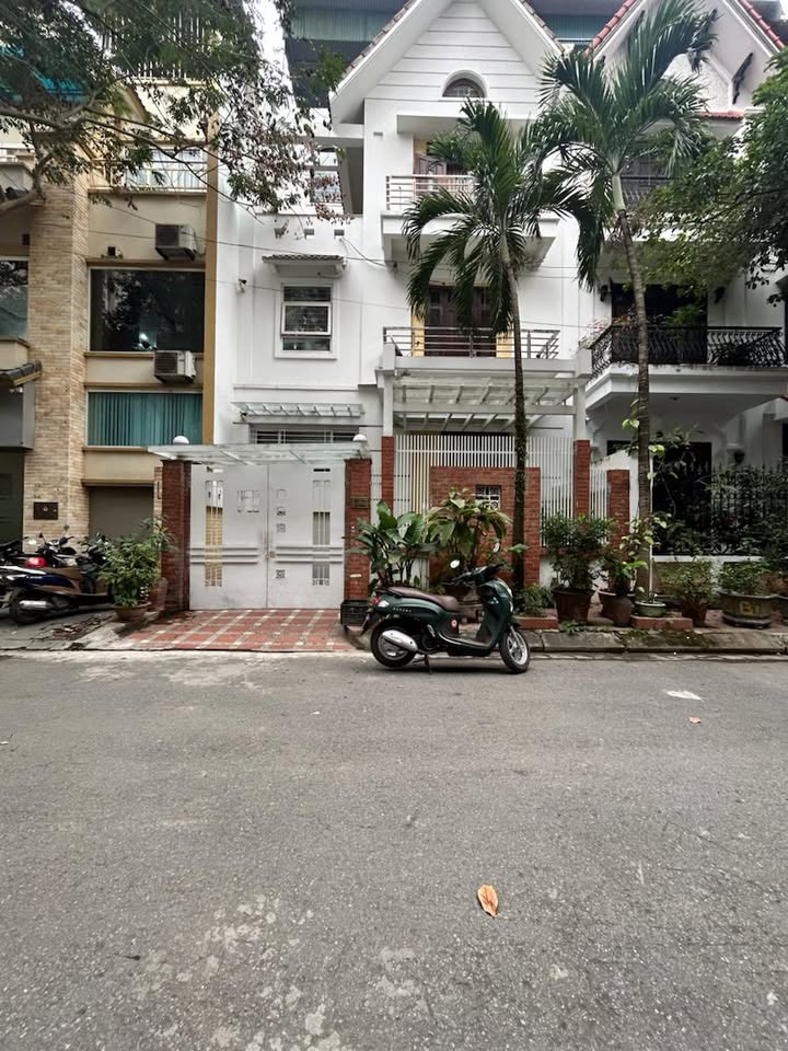 Biệt thự Townhouse Mỹ Đình 100m² giá 39.8 tỷ - Đầu tư sinh lời đỉnh cao!