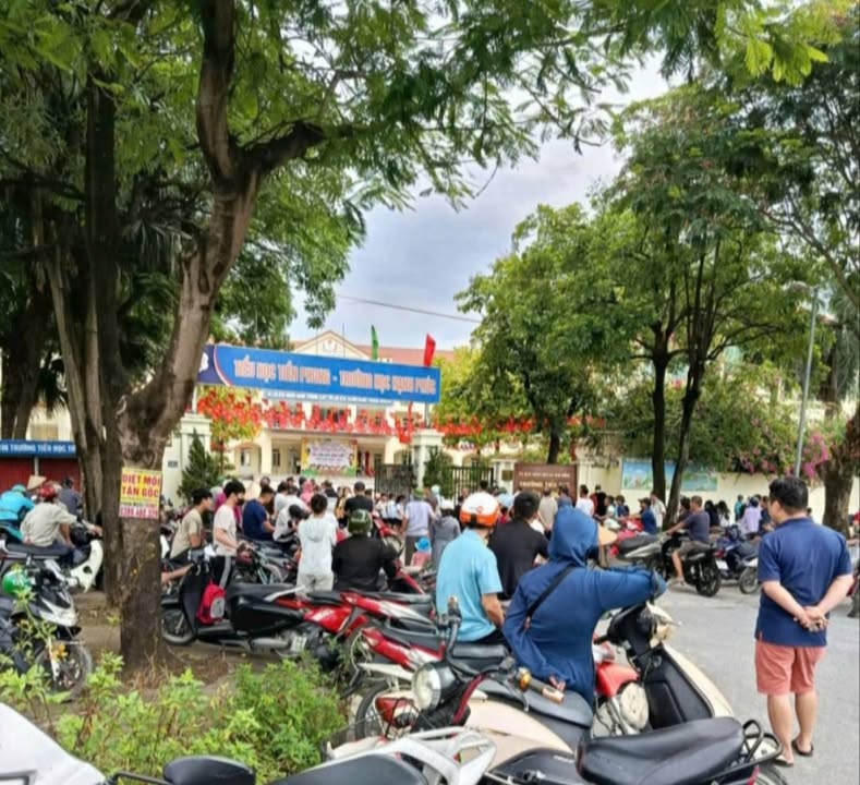 Đất Yên Viên, Huyện Gia Lâm 90m² giá 11 tỷ - Sổ đỏ chính chủ, thuận tiện giao thông!