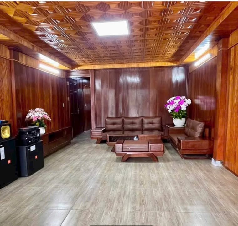 Nhà 2 tầng Tân Hưng, Hải Phòng 67.5m² giá 3 tỷ - Nhà gỗ sang trọng, đầy đủ tiện nghi!