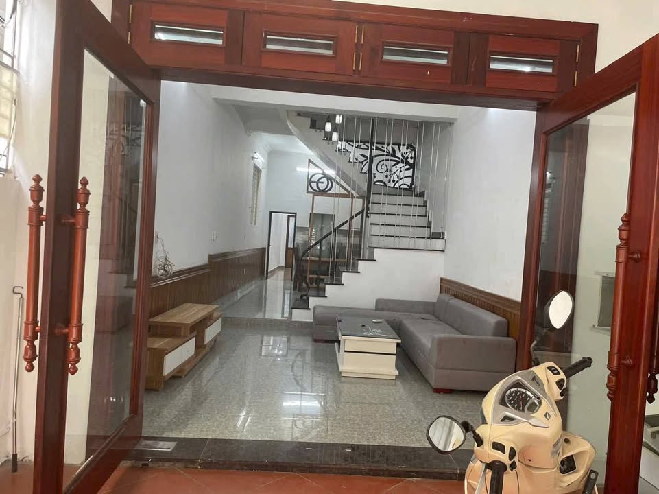 Nhà 2 tầng mặt ngõ Trương Mỹ, 96m² giá 3.86 tỷ - Lô góc ô tô vào tận nơi!