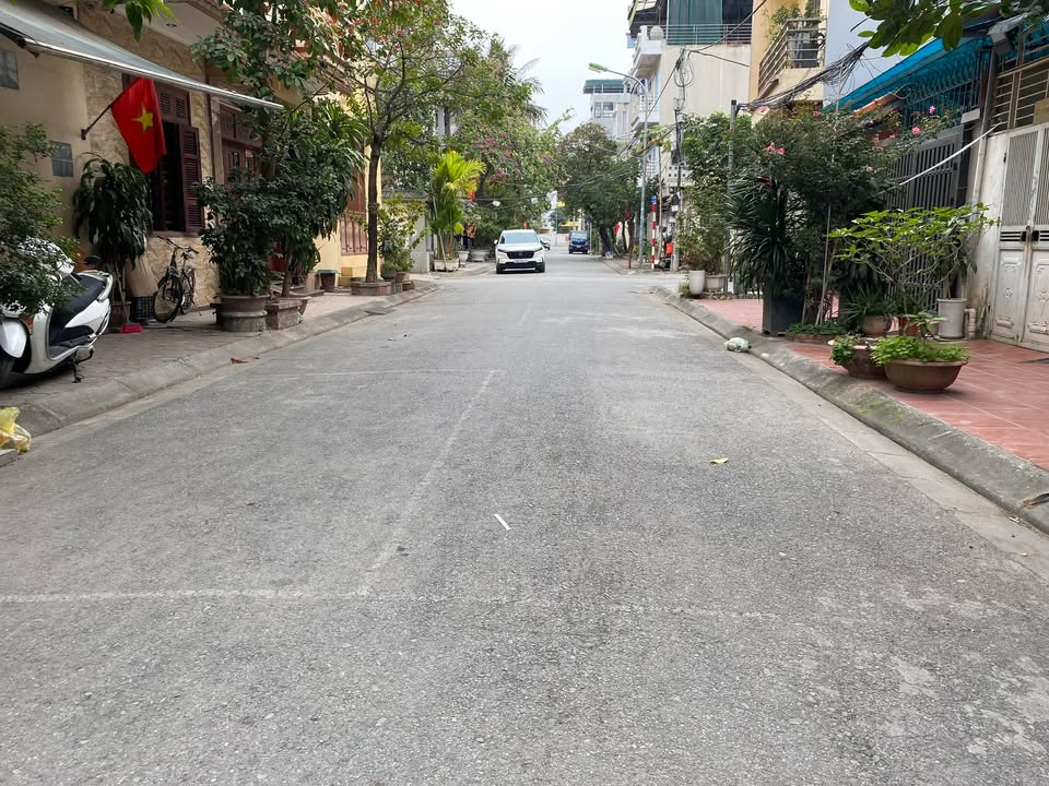 FrontHouse Tư Đình Long Biên 120m² giá 23 tỷ - Vị trí đắc địa, kinh doanh thuận lợi!