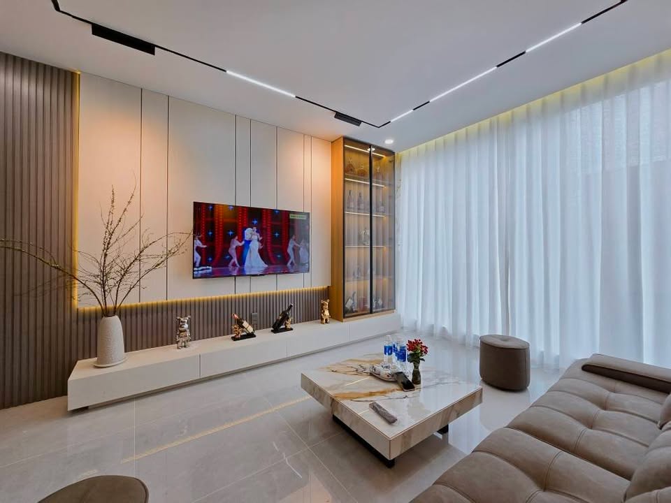 Nhà 3 tầng Đường Nguyễn Tất Thành, Quận Thanh Khê 62m² giá 6.88 tỷ - Thiết kế hiện đại, đầy đủ tiện nghi!