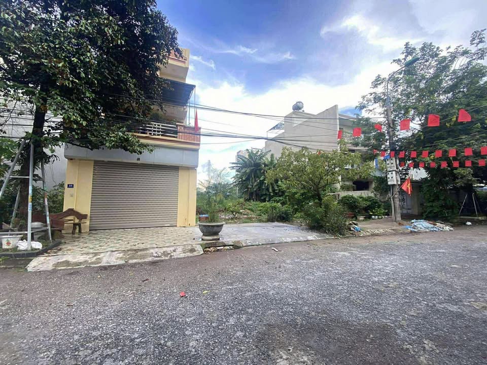 Đất mặt đường Trần Duệ Tông, Lộc Vượng, 112m² giá 5.6 tỷ - Cơ hội đầu tư hấp dẫn!