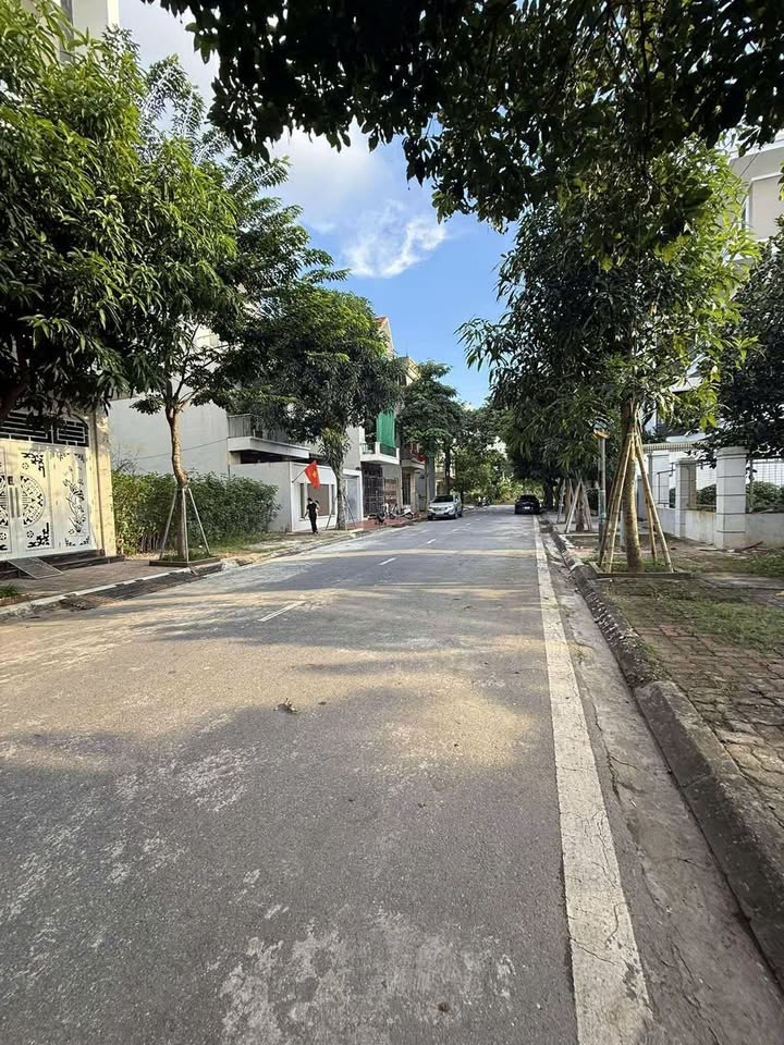 Nhà 2 tầng mặt đường Lê Ngọc Rư, khu Thống Nhất, 70m² giá 4.7 tỷ - Đầu tư sinh lời ngay!