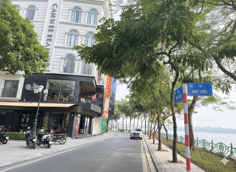 Đất nền Nhật Chiêu 106m² giá 40 tỷ - Mặt tiền khủng 12.8m view Hồ Tây!