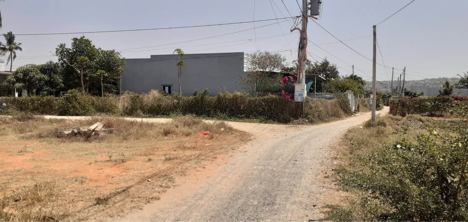 Đất thổ cư tại thôn Ung Chiếm, Hàm Thắng 472m² giá 2.8 tỷ - Lô gốc 2 mặt tiền!