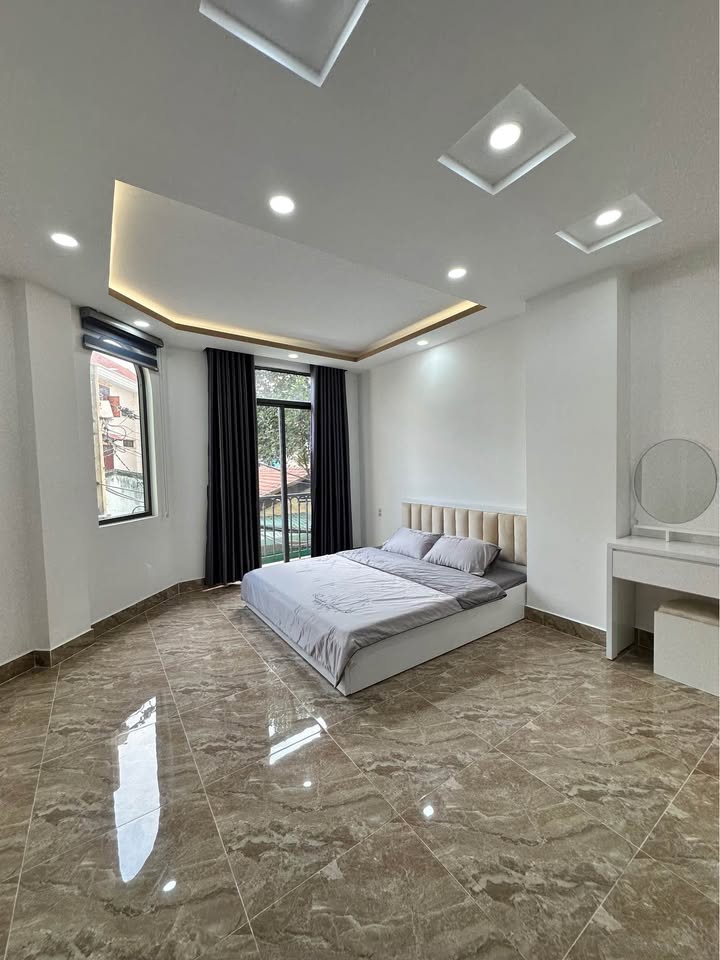 Nhà 4 tầng Lê Quang Định, 40m² giá 800 triệu - Sổ hồng chuẩn, xe hơi vào tận nhà!