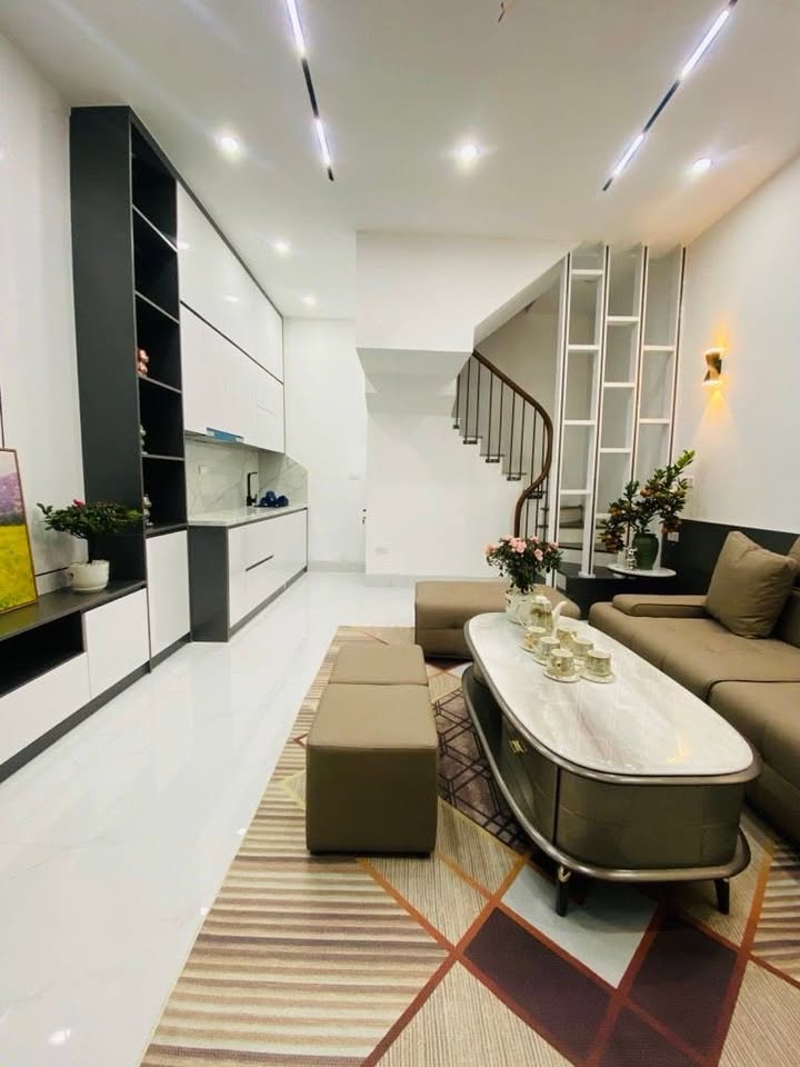 Nhà phố Lương Khánh Thiện, Hoàng Mai 30m² giá 9.35 tỷ - Ô tô đỗ cửa, kinh doanh thuận lợi!