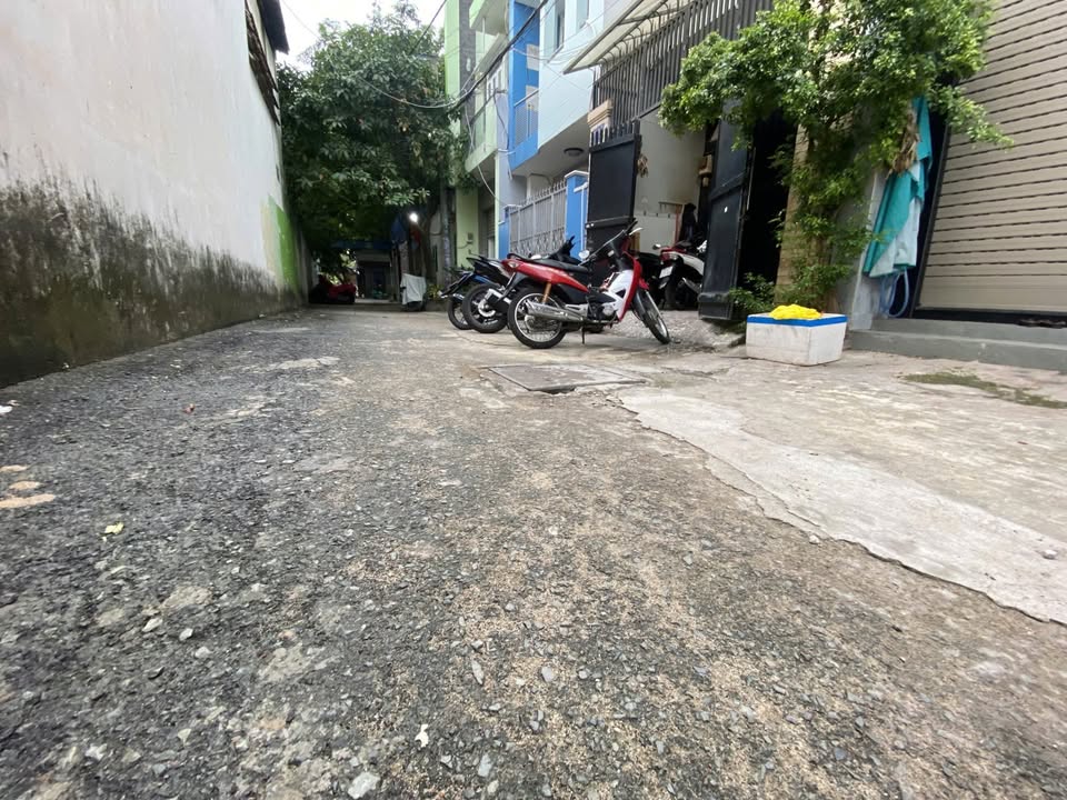 Nhà phố 80m² quận Tân Phú giá 6.5 tỷ - Ô tô vào tận nhà!