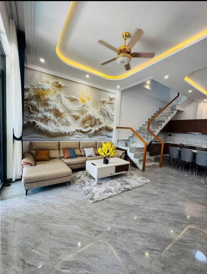 Nhà đẹp 3 tầng chính chủ bán tại Phường 2 Bảo Lộc, 80m² giá 3,8 tỷ - Thiết kế hiện đại sang trọng!