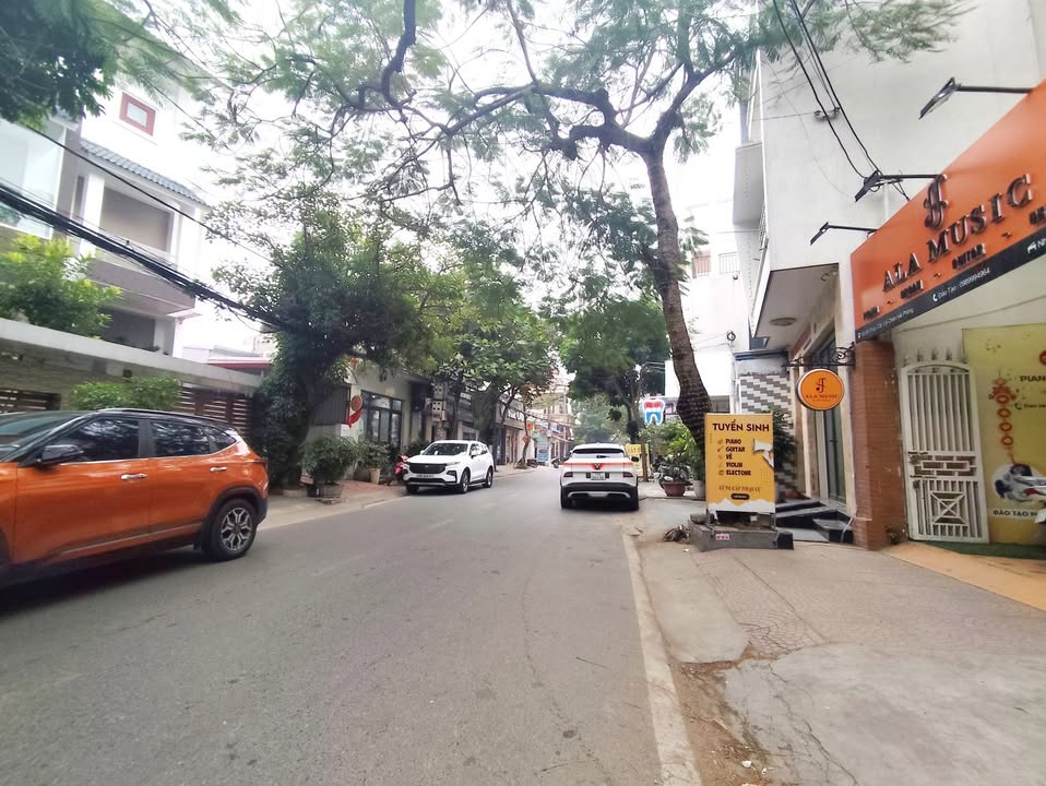 FrontHouse Đường Trực Cát Hải Phòng 112m² giá 9 tỷ - Vị trí đẹp không thể chối từ!