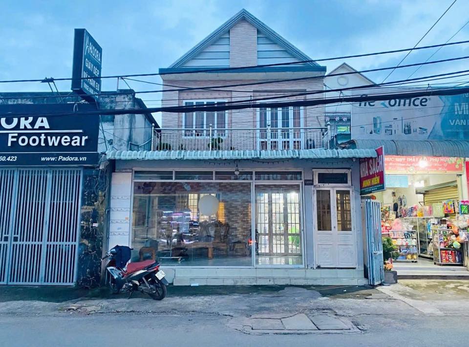 Nhà mặt tiền kinh doanh tại Thị Trấn Tân Túc, 192m² giá 1.2 tỷ - Chính chủ bán gấp!