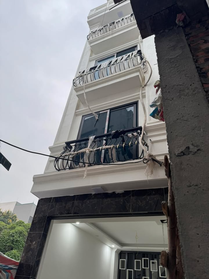 Nhà 5 tầng Hoài Đức 40m² giá thỏa thuận - Cơ hội đầu tư hiếm có!