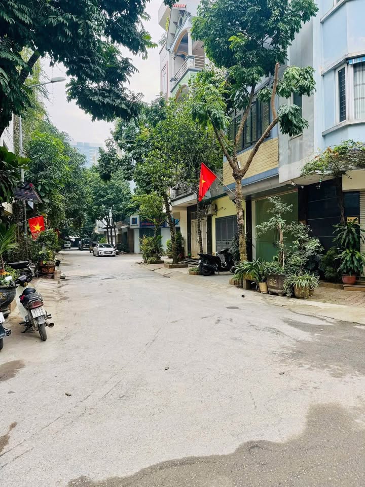 Bán nhà mặt phố Hoàng Sâm, Cầu Giấy 60m² giá 20 tỷ - Kinh doanh đắc địa!