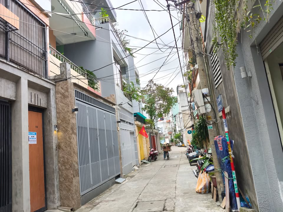 Nhà 8 phòng trọ Đường Nguyễn Lương Bằng, Quận Đống Đa, 135.2m² - Đầu tư sinh lời cao!