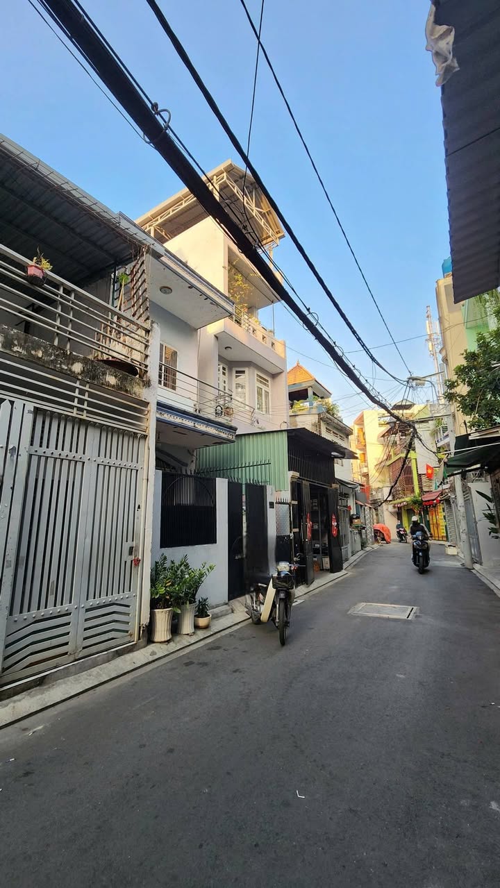 Nhà cũ đường Phan Đăng Lưu, Quận Bình Thạnh 100m² giá 14 tỷ - Cơ hội đầu tư hấp dẫn!