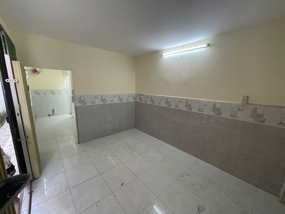 Nhà 1 Trệt 1 Lầu 52m² Quận Hóc Môn - Chính Chủ Bán Gấp Giá 700 Triệu