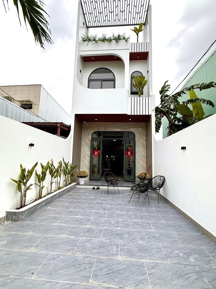 Nhà đẹp quận Ngũ Hành Sơn 93m² giá 4 tỷ - Ô tô vào tận nhà, full nội thất!