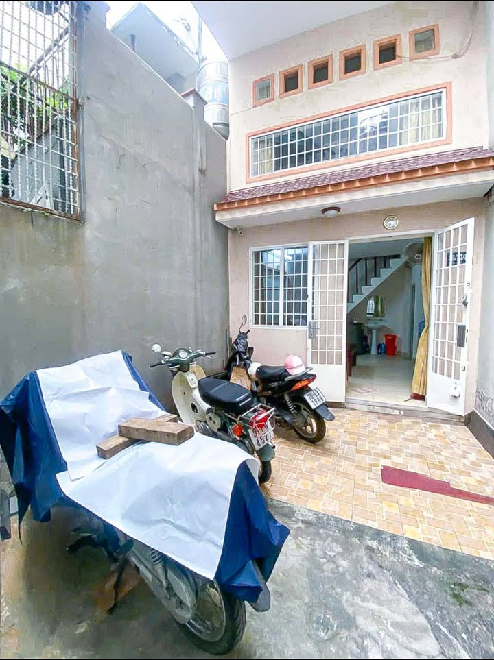 Nhà phố Nguyễn Văn Trỗi, Phú Nhuận 40m² giá 5 tỷ - Sát sân bay, xe hơi vào tận nơi!