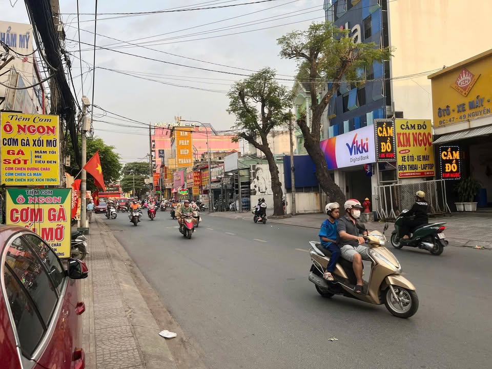 Nhà FrontHouse Nguyễn Ảnh Thủ, Q.12, 157.6m² giá 21.5 tỷ - Vị trí kinh doanh sầm uất!