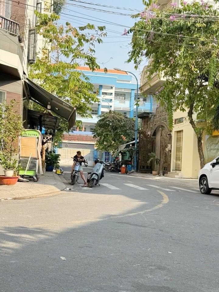 Nhà 2 tầng đường Lạc Long Quân 58m² giá 5 tỷ - Sổ hồng chính chủ